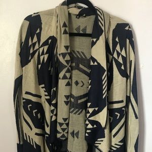 LAST CHANCE‼️ Aztec print cardigan